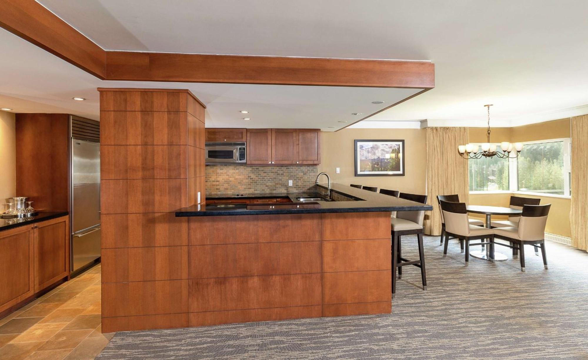 Hilton Whistler Resort & Spa Buitenkant foto