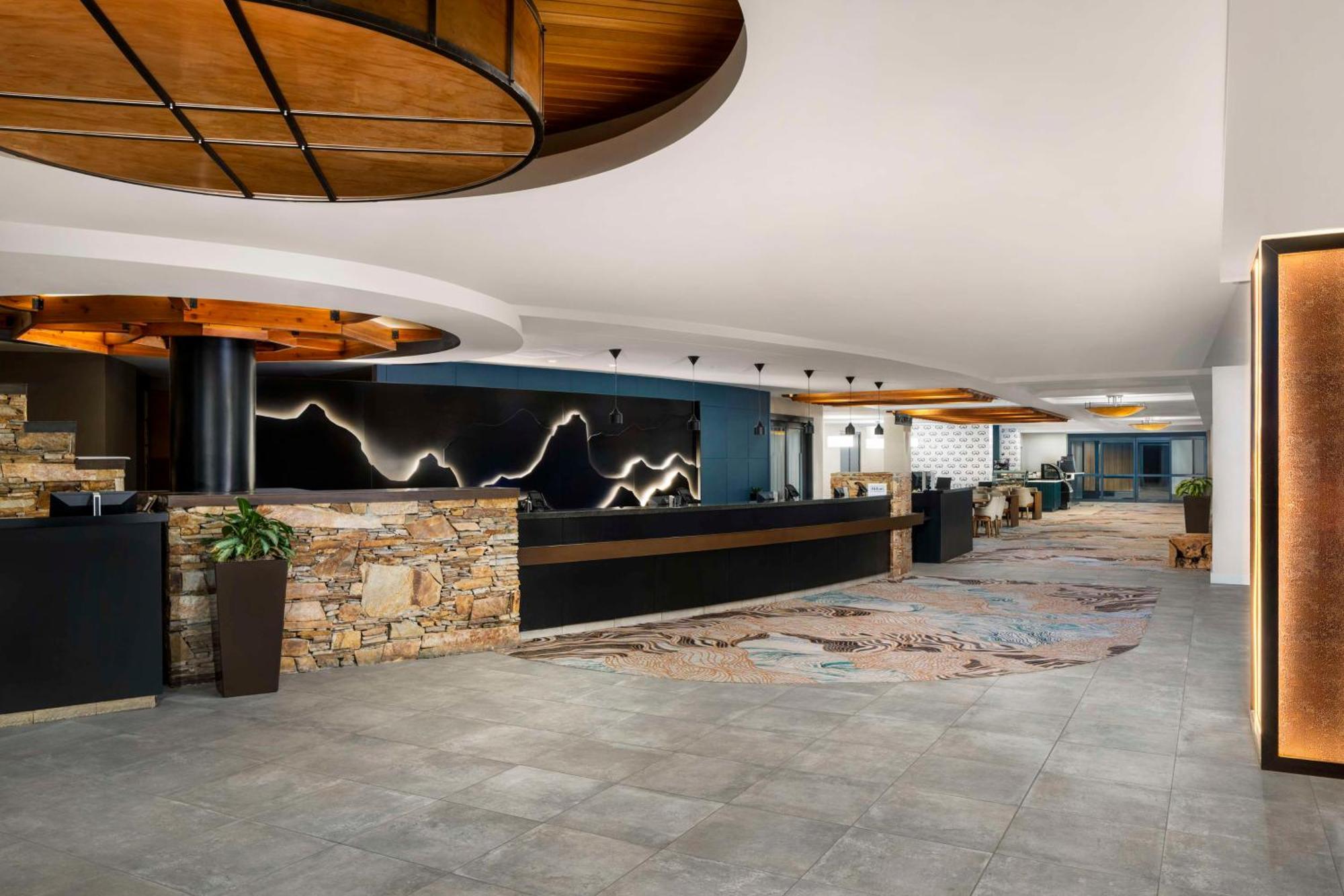 Hilton Whistler Resort & Spa Buitenkant foto