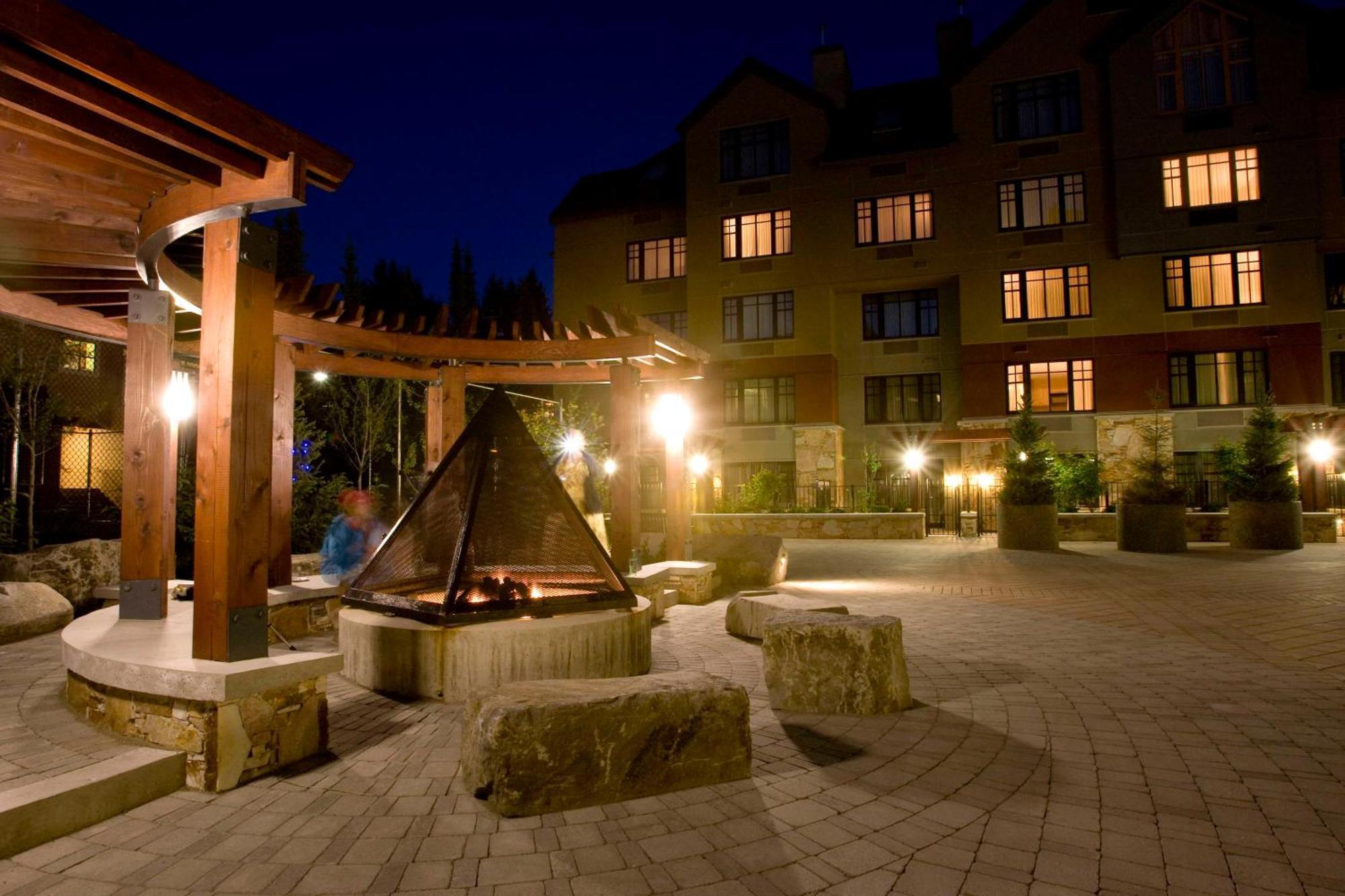 Hilton Whistler Resort & Spa Buitenkant foto
