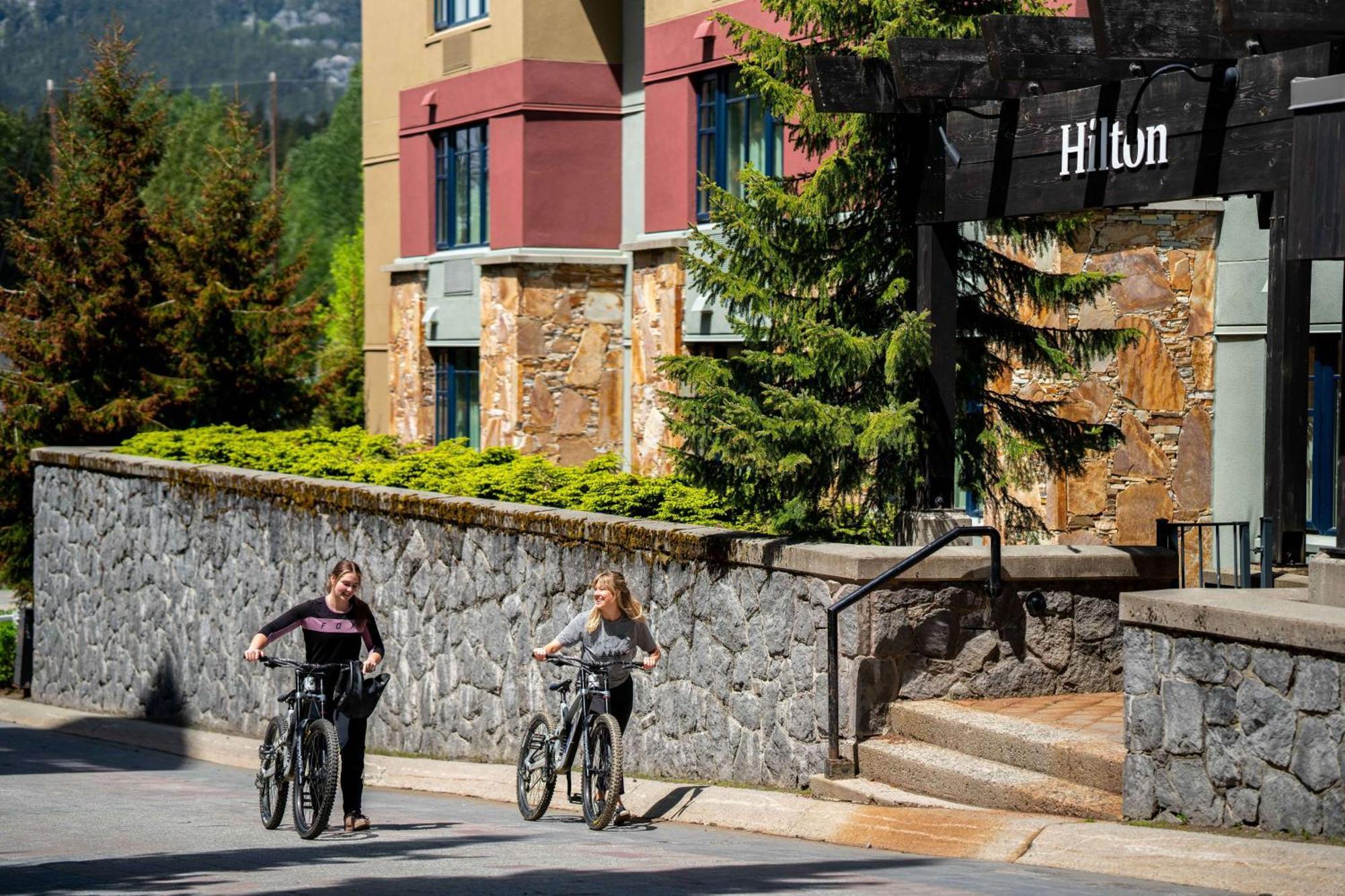 Hilton Whistler Resort & Spa Buitenkant foto