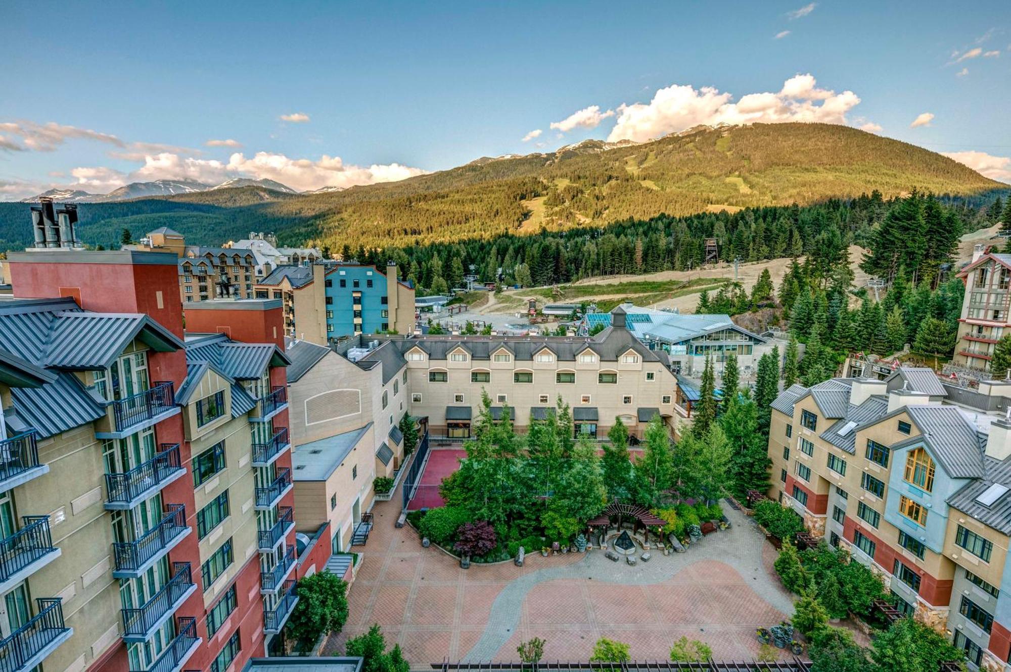 Hilton Whistler Resort & Spa Buitenkant foto